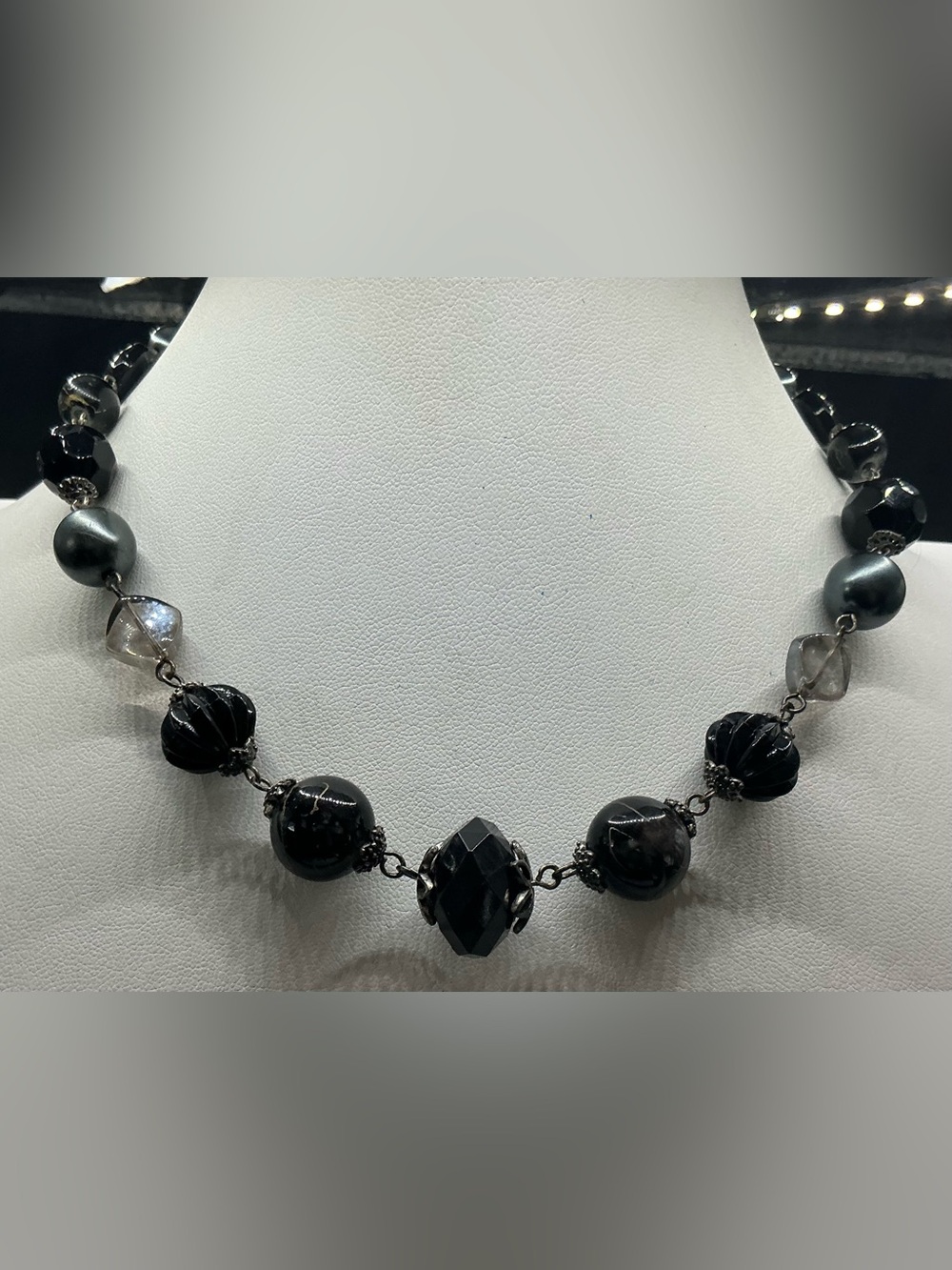 ROBERT ROSE SILVER TONE BLACK FACETED BEAD NECKLACE